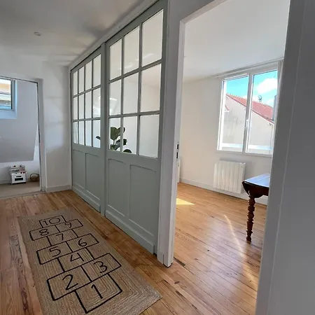 Villa Centre-ville, Proche