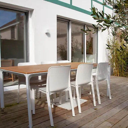 Centre-ville, Proche Villa *